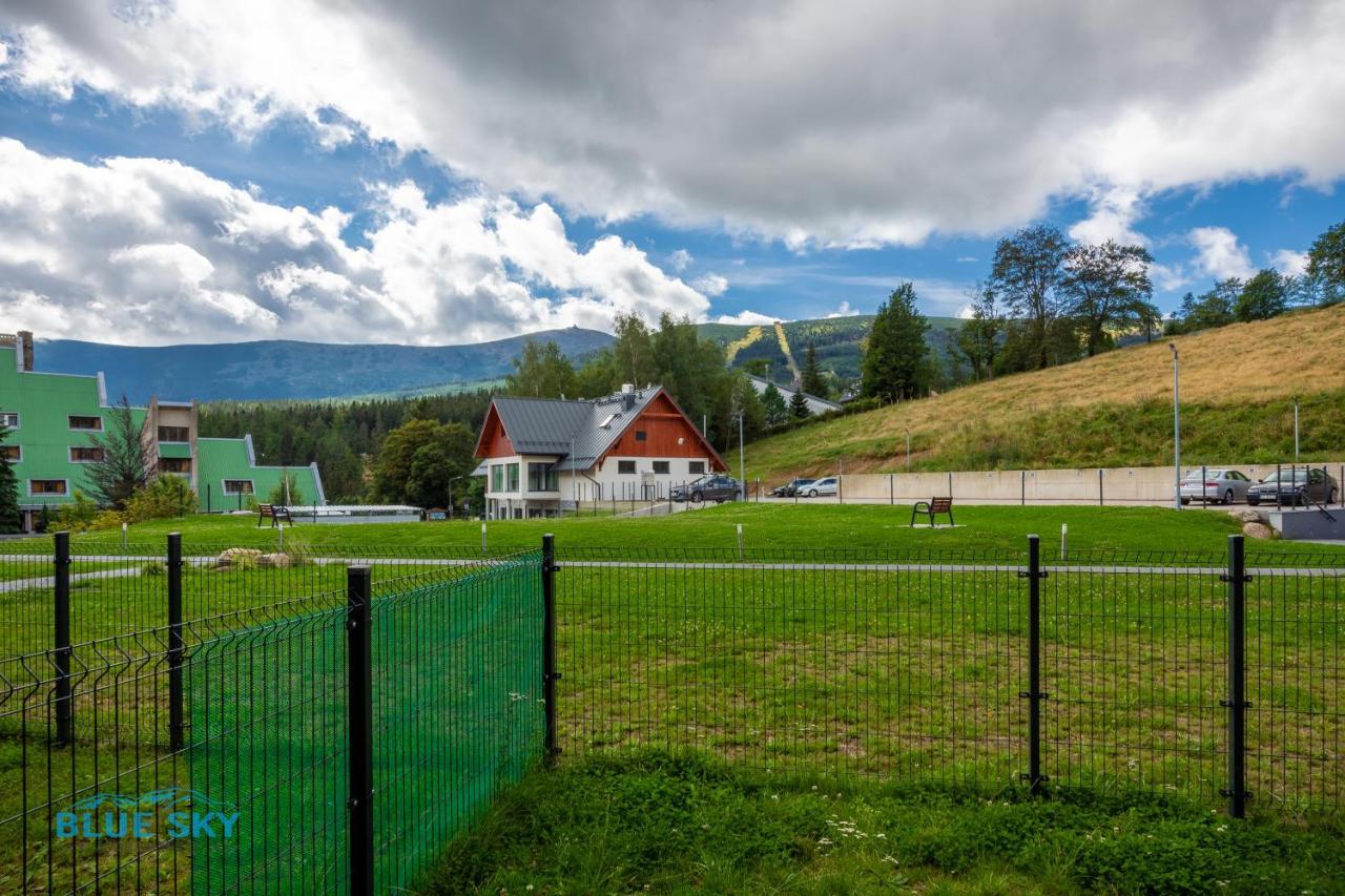 Apartamenty Bluesky - Karkonoska 13, Z Widokiem Na Gory, Blisko Szlakow I Wyciagow, W Zielonej Okolicy Карпач Екстериор снимка