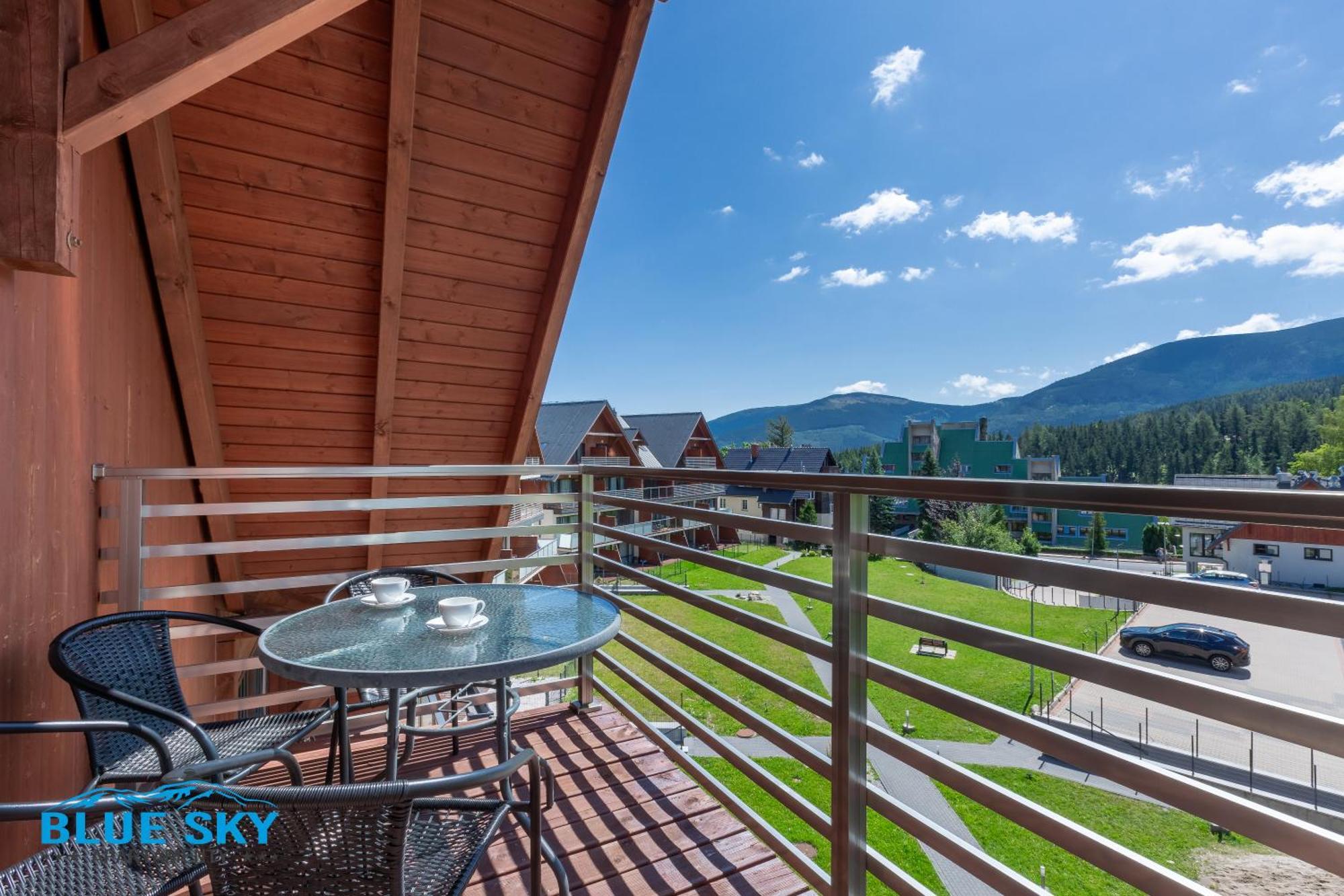 Apartamenty Bluesky - Karkonoska 13, Z Widokiem Na Gory, Blisko Szlakow I Wyciagow, W Zielonej Okolicy Карпач Екстериор снимка