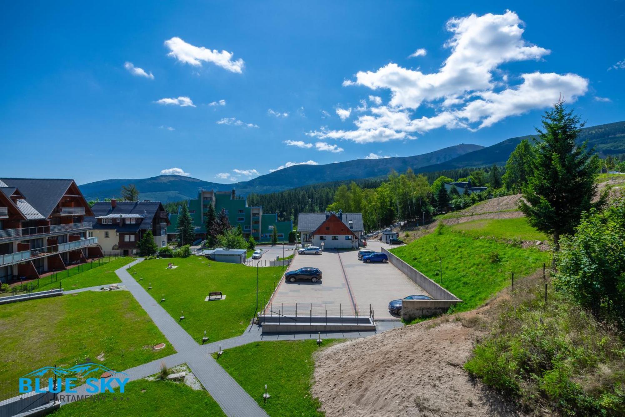 Apartamenty Bluesky - Karkonoska 13, Z Widokiem Na Gory, Blisko Szlakow I Wyciagow, W Zielonej Okolicy Карпач Екстериор снимка